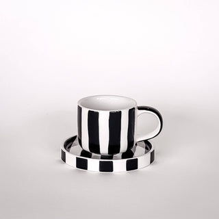 Espresso kafijas krūzītes ar apakštasītēm melnas ar baltu - svītrainas (Komplektā 2gb - 4 vienības)