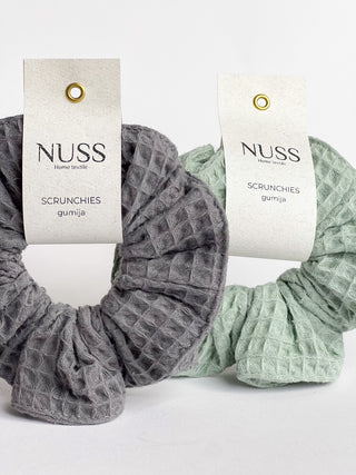 Pelēka matu gumija - ''scrunchie''