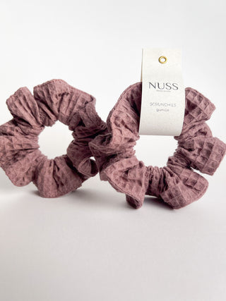 Plūmju krāsas matu gumija - ''scrunchie''