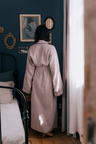 Lina kimano sievietēm, garš ar platām piedurknēm