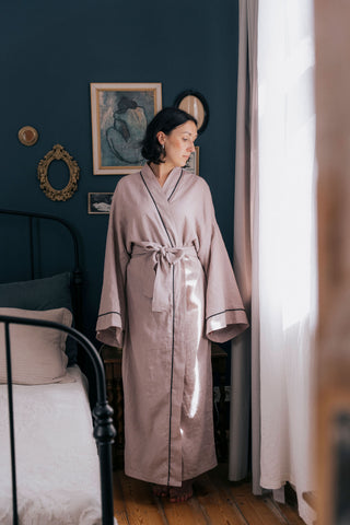 Lina kimano sievietēm, garš ar platām piedurknēm