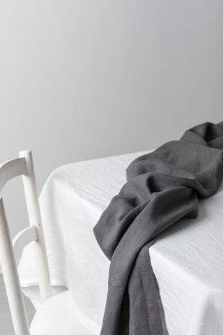 lina galda celiņš uz galda