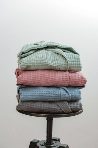 Nuss piparmētru zaļš bērnu halāts ar kapuci | Nuss sage green waffle robe for kids with hood